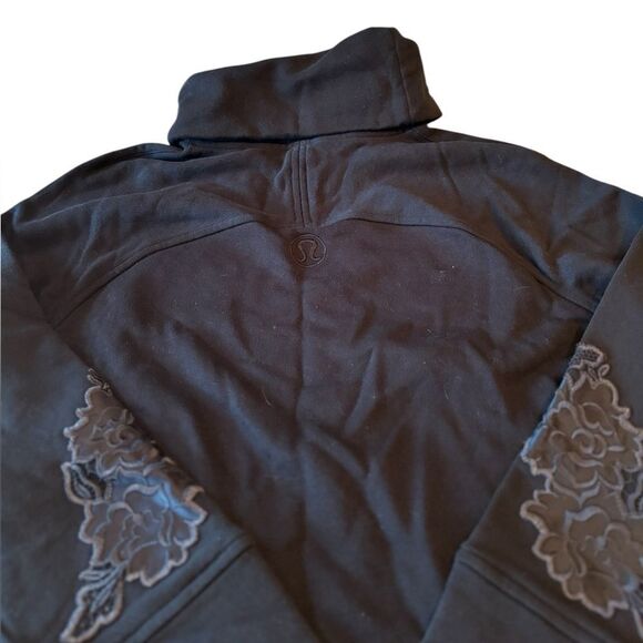LULULEMON•Embroidered Patched Funnel Cowl neck sweatshirt - Picture 4 of 7